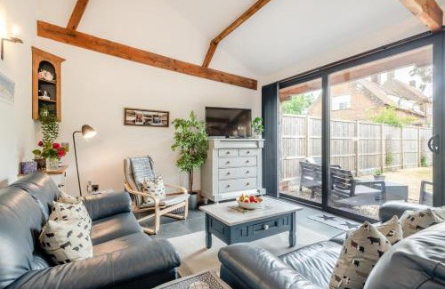 Wood Dalling House | Discover Family-Friendly Comfort at The Cattle Barn