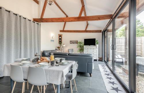 Wood Dalling House | Discover Family-Friendly Comfort at The Cattle Barn