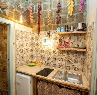 Historical Center Apartment | Discover The Cave: 4-Star Family Retreat with Breakfast