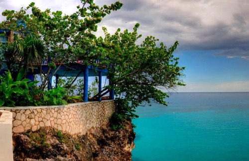 Negril Resort | Indulge at The Caves: 5-Star Oasis with Spa & Pool