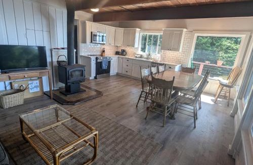 Otter Rock House | Cozy Cedar House: Pet-Friendly with Oceanfront Views