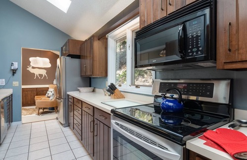 Windcliff Estates House | Experience The Cedars at Windcliff: Family-Friendly Retreat
