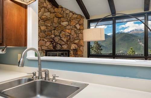 Windcliff Estates House | Experience The Cedars at Windcliff: Family-Friendly Retreat