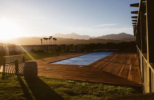 Renwick House | Pet-Friendly Retreat: The Cellar Door - Blenheim Home