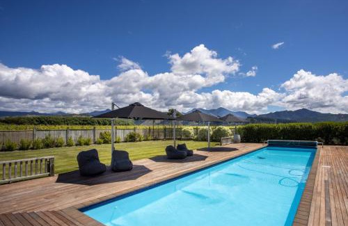 Renwick House | Pet-Friendly Retreat: The Cellar Door - Blenheim Home