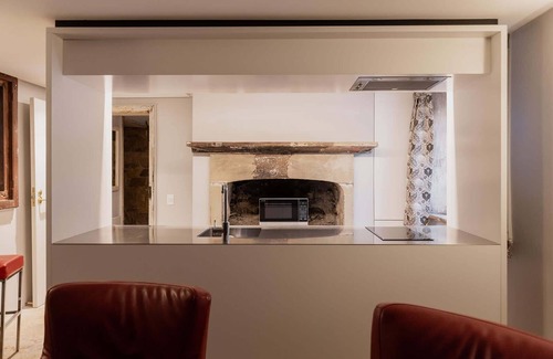 Hobart Central Business District Apartment | The Cellar Summary: T