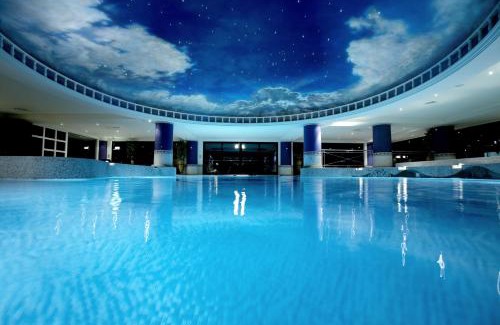 Newport Resort | Discover The Celtic Manor Resort: Oceanfront Spa Retreat
