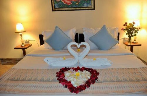 Sampalan Resort | Discover The Cemok's Cottage: Oceanview Retreat & Pool