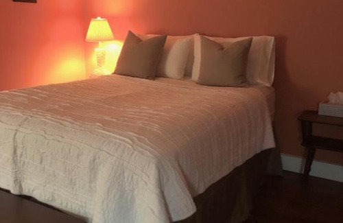 Germantown Hotel | Discover The Central House: 5-Star, Family & Pet Friendly