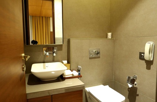 Mohangarh Hotel | Discover The Centrum: Family-Friendly with Pool & Spa
