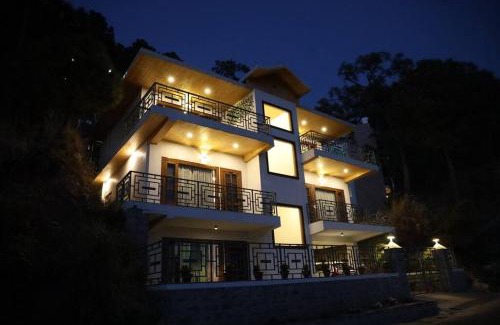 Kumarhatti Apartment | Modern Villa with Kitchen & Breakfast - Cerro Rico Awaits