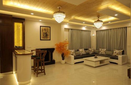 Kumarhatti Apartment | Modern Villa with Kitchen & Breakfast - Cerro Rico Awaits