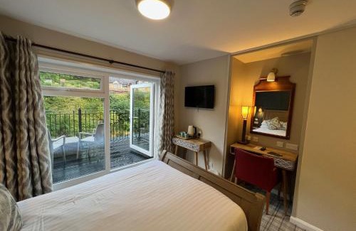 Llangollen Hotel | Discover The Chainbridge Hotel: Family-Friendly Dining Awaits