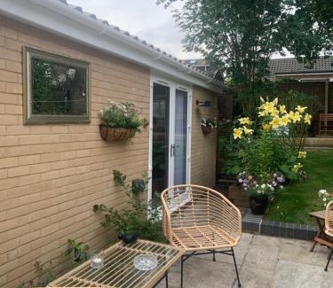 Chandler's Ford Apartment | Family-Friendly Retreat at The Chalet - Rated 9.6/10