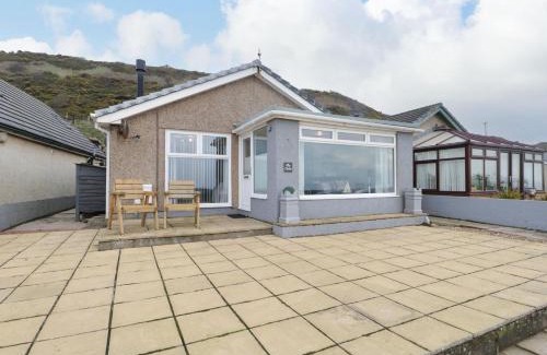 Egremont House | Cozy Family Retreat at The Chalet with Child-Friendly Amenities
