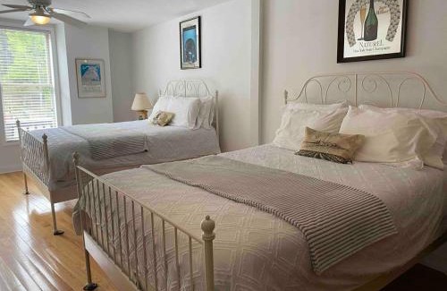Hammondsport House | Indulge in The Champagne Suite at The Village Tavern Inn
