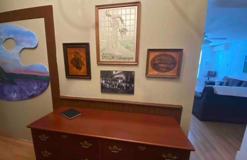 Hammondsport House | Indulge in The Champagne Suite at The Village Tavern Inn