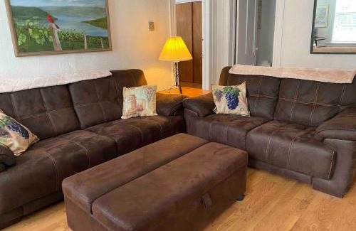 Hammondsport House | Indulge in The Champagne Suite at The Village Tavern Inn