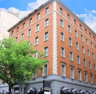Adelaide Central Business District Hotel | Discover The Chancellor on Currie: Family-Friendly & Poolside