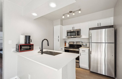 Grand Prairie Apartment | The Chandler 1221 I Comfy 2 Bed 2 Bath