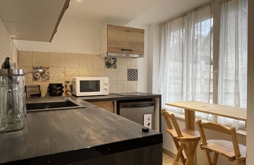 Bois-Jerome-Saint-Ouen House | Bike-Friendly Retreat Near Giverny with Spa & Hot Tub