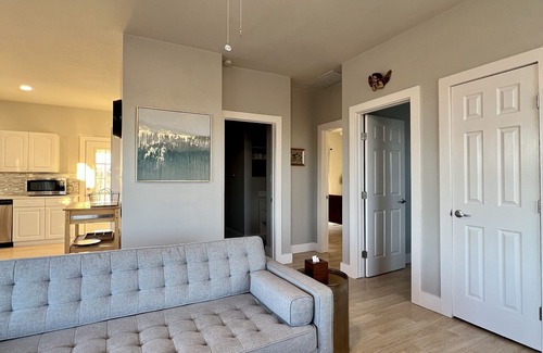 Austin House | The Chapparral - a peaceful light filled sanctuary surrounded by nature