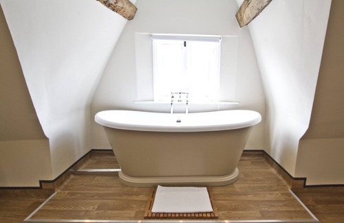 Salisbury Hotel | Discover The Chapter House: 4-Star Stay with Spa & Dining