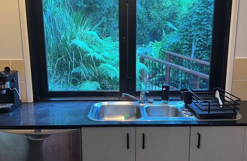 Currumbin Valley House | Experience Comfort at The Charcoal Chalet with Ocean Views