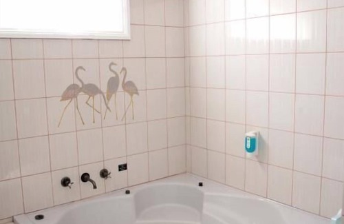 Cobram Hotel | Family-Friendly Stays at The Charles Sturt Motor Inn