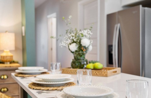 Downtown Charleston House | Modern Downtown Home with Balcony, Yard & Free Parking