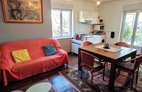 Cublac House | Inviting Charlotte Cottage: Ocean View & Family-Friendly Stay