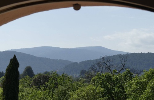 Sollies Pont House | Experience a Provencal Country House with Pool Amenities