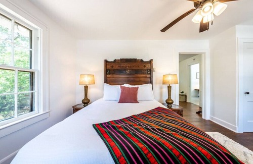 Cherrywood House | Ideal Location Near UT & Downtown with Family-Friendly Amenities