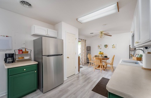 Marysville House | Cozy Uptown Marysville Villa with Pool & Breakfast Included