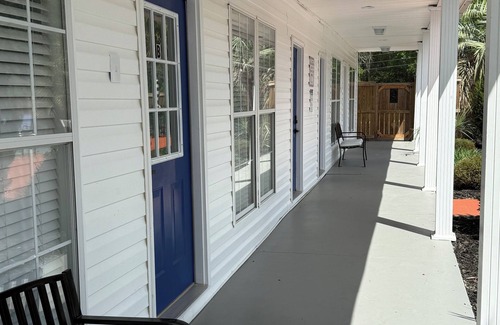 Moultrie Villa | The Charming Villa B, pool, lake view