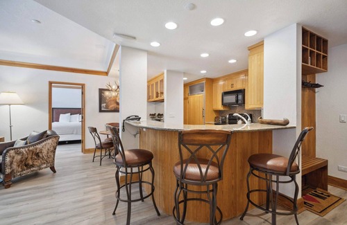 Beaver Creek Condo | Experience The Charter D330: Top-Rated with Pool & Kitchen