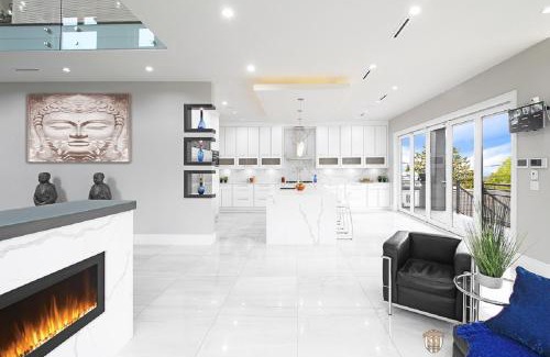 Burnaby House | Family-Friendly Retreat at The Chateau with Kitchen Amenities