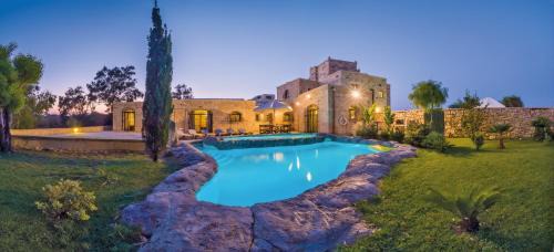 Misraħ Strejnu Villa | Oceanfront Retreat at The Chateau - 4-Star Family Escape