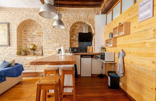 Dijon Centre Ville Apartment | Family-Friendly Charm at The Chaudronnerie in Dijon