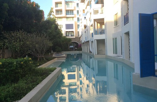 Nong Kae Apartment | Beachfront Bliss: The Che Pool Access by Away Awaits