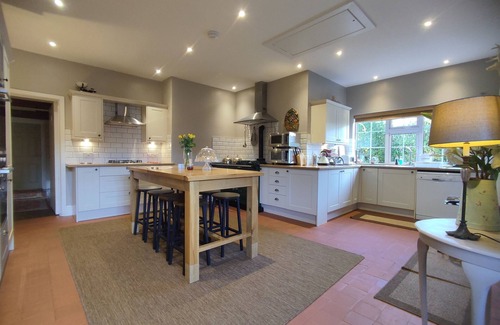 Britford Cottage | Unforgettable Stays at The Cheese House: Top-Rated Amenities