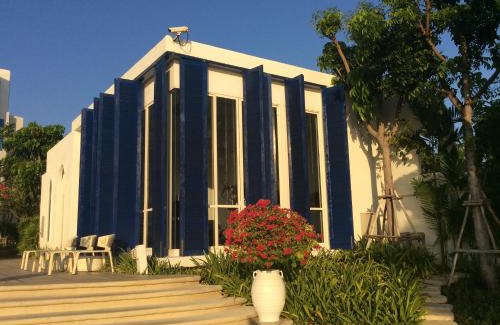 Khao Tao Apartment | Relax at The Chelona: Pool Access & Oceanfront Views