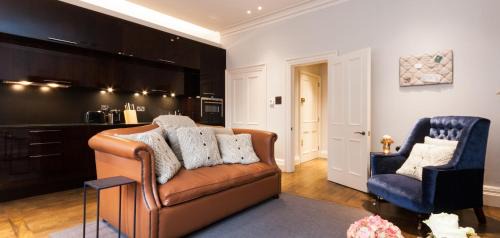 City of Westminster Apartment | Family-Friendly Escape at The Chesterfield Suite - 4 Stars
