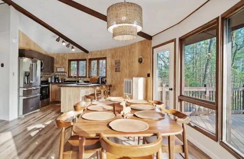 Basye Cabin | Experience The Chestnut: Perfect for 8 Near Lake Laura