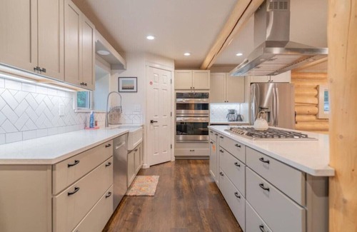 Fairbanks House | The Chetana Ridge Cabin