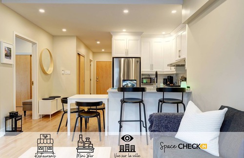 Plateau Mont Royal House | Unwind at The Chic Condo in Plateau - Family-Friendly Stay!