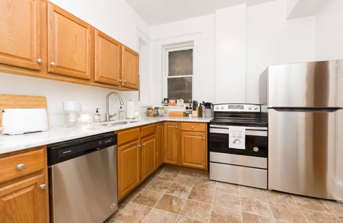 Martinsburg Apartment | The Chic Downtowner- 2 bedroom apartment