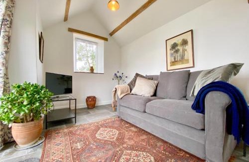 Upton Cheyney House | Top-Rated Family-Friendly Stay at The Chicken Shed