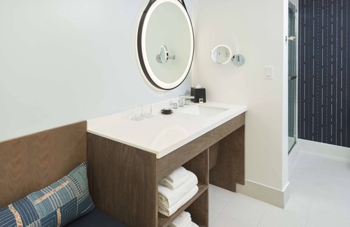 The Galleria Hotel | Relaxing Stay at The Chifley Houston, Tapestry Collection