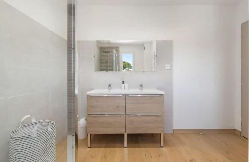 Le Grau-dʼAgde House | Relax at The Chill House Grau d'Agde - 4-Star Getaway